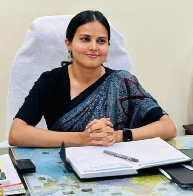 स्वच्छतेवर राष्ट्रीय स्तर चित्रपट स्पर्धा - सिईओ मनिषा आव्हाळ