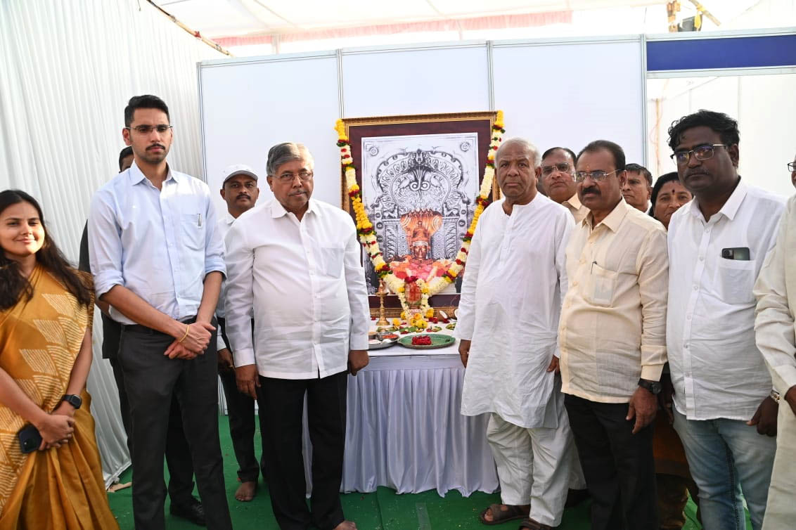 पालकमंत्री चंद्रकांत पाटील यांच्या हस्ते श्री सिद्धेश्वर कृषी प्रदर्शनाचे उद्घाटन 1 पालकमंत्री चंद्रकांत पाटील यांच्या हस्ते श्री सिद्धेश्वर कृषी प्रदर्शनाचे उद्घाटन