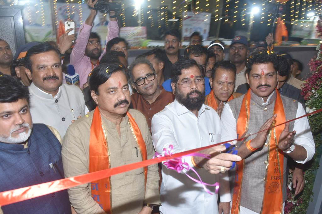 प्रयत्न करणारे प्रामाणिक असतात तेव्हा अशा प्रकारचे वस्तीगृह उभे राहतात- मुख्यमंत्री एकनाथ शिंदे 1 प्रयत्न करणारे प्रामाणिक असतात तेव्हा अशा प्रकारचे वस्तीगृह उभे राहतात- मुख्यमंत्री एकनाथ शिंदे