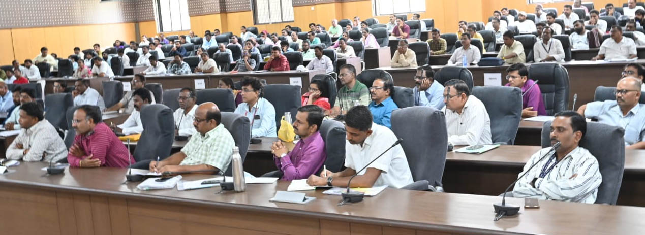 मतदान केंद्रावरती मतदान घेण्यासंबंधी दिलेले आदेश व सूचनांचे काटेकोरपणे पालन करावे - कुमार आशीर्वाद 1 मतदान केंद्रावरती मतदान घेण्यासंबंधी दिलेले आदेश व सूचनांचे काटेकोरपणे पालन करावे - कुमार आशीर्वाद