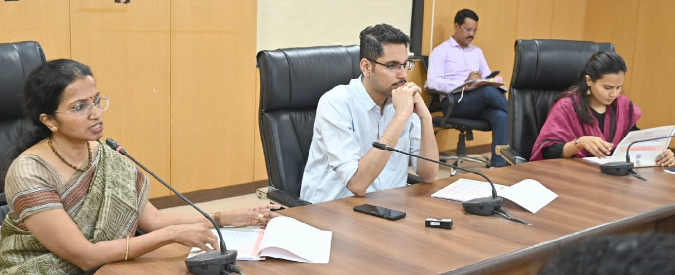 मान्सूनपुर्व सर्व कामे संबधित यंत्रणांनी वेळेत पुर्ण करावीत - जिल्हाधिकारी कुमार आशीर्वाद