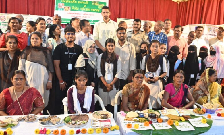 प्रत्येक नागरिकांनी आपल्या दैनंदिन आहारात रानभाज्या व तृणधान्याला अधिक महत्त्व द्यावे - जिल्हाधिकारी कुमार आशीर्वाद 1 प्रत्येक नागरिकांनी आपल्या दैनंदिन आहारात रानभाज्या व तृणधान्याला अधिक महत्त्व द्यावे - जिल्हाधिकारी कुमार आशीर्वाद