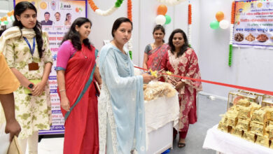 मंत्रालयात आयोजित बचत गटांच्या प्रदर्शनाचे मंत्री आदिती तटकरे यांच्या हस्ते उद्घाटन