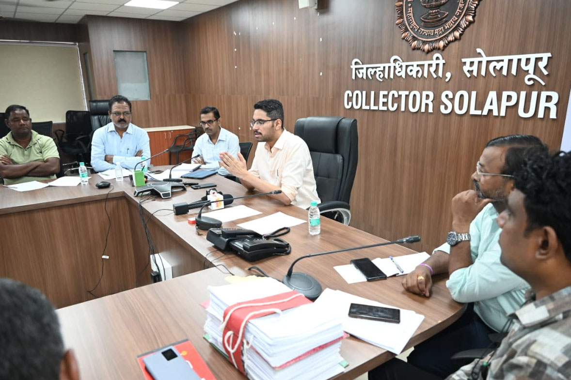 18 वर्षे पूर्ण केलेल्या व मतदार यादीत नाव नसलेल्या प्रत्येकाने मतदार यादीत नाव नोंदणी करावी -जिल्हाधिकारी कुमार आशीर्वाद