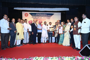 रोडगीकर मुख्याध्यापक जीवन गौरव पुरस्कारांनी सन्मानित 3 रोडगीकर मुख्याध्यापक जीवन गौरव पुरस्कारांनी सन्मानित