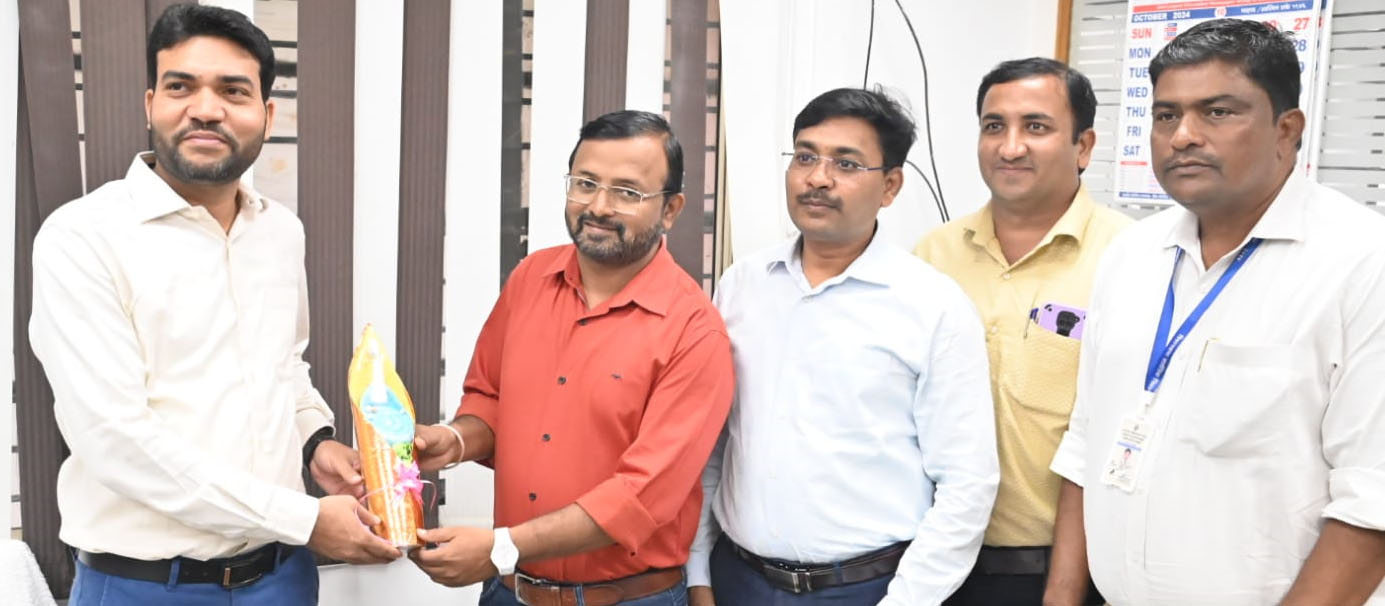 मुद्रित व इलेक्ट्रॉनिक माध्यमातील पेड न्यूजवर करडी नजर ठेवावी-निवडणूक खर्च निरीक्षक मीना तेजराम