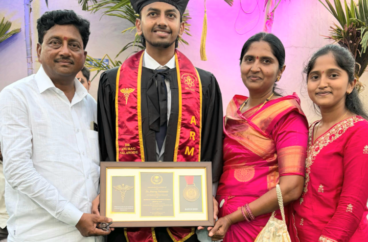 लऊळ येथील डॉ.अनुराग नलवडे यांना एम.बी.बी.एस.पदवी बहाल"