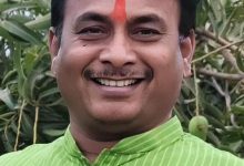 मनसे नेते दिलीप धोत्रे यांच्या गाडीचा मुंबई पुणे एक्सप्रेस वर भीषण अपघात