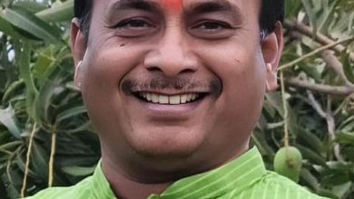 मनसे नेते दिलीप धोत्रे यांच्या गाडीचा मुंबई पुणे एक्सप्रेस वर भीषण अपघात 6 मनसे नेते दिलीप धोत्रे यांच्या गाडीचा मुंबई पुणे एक्सप्रेस वर भीषण अपघात