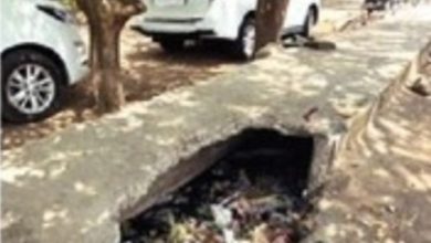 महापालिकेच्या विभागीय कार्यालयाने आणि नगर अभियंता कार्यालयाचे विजापूर रोडवरील पावसाळी नाल्यांच्या सफाईकडे दुर्लक्ष 15 महापालिकेच्या विभागीय कार्यालयाने आणि नगर अभियंता कार्यालयाचे विजापूर रोडवरील पावसाळी नाल्यांच्या सफाईकडे दुर्लक्ष
