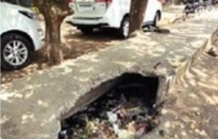महापालिकेच्या विभागीय कार्यालयाने आणि नगर अभियंता कार्यालयाचे विजापूर रोडवरील पावसाळी नाल्यांच्या सफाईकडे दुर्लक्ष