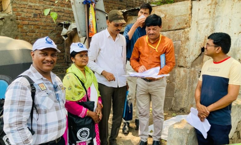 जनगणना अंतर्गत घरगणना / घरयादी कामाचा वरिष्ठ अधिकाऱ्यांकडून आढावा 1 जनगणना अंतर्गत घरगणना / घरयादी कामाचा वरिष्ठ अधिकाऱ्यांकडून आढावा
