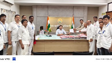 जिल्हा परिषद चतुर्थश्रेणी परिचर कर्मचाऱ्यांमधून आरोग्य सेवक पदोन्नती देण्याबाबत निवेदन