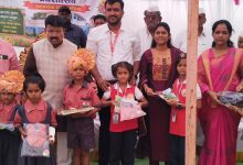 शाळा प्रवेशोत्सवाच्या निमित्ताने लोकप्रतिनिधी, सनदी अधिकारी व शिक्षण विभागाचा जिल्हाभर जल्लोषमय दौरा; विद्यार्थ्यांच्या स्वागताने दुमदुमल्या जिल्हा परिषद शाळा 3 शाळा प्रवेशोत्सवाच्या निमित्ताने लोकप्रतिनिधी, सनदी अधिकारी व शिक्षण विभागाचा जिल्हाभर जल्लोषमय दौरा; विद्यार्थ्यांच्या स्वागताने दुमदुमल्या जिल्हा परिषद शाळा