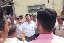 सोलापुरात साखर दरवाढीवरून सिद्धेश्वर कारखान्यात राडा;