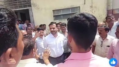 सोलापुरात साखर दरवाढीवरून सिद्धेश्वर कारखान्यात राडा;