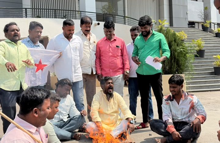 SIR विरोधात सोलापुरात एल्गार 1 SIR विरोधात सोलापुरात एल्गार